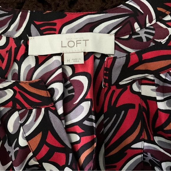 LOFT Floral Blouse Split-Neck Work Top Large Flowers Pop of Color PopOver Tunic - Picture 2 of 10